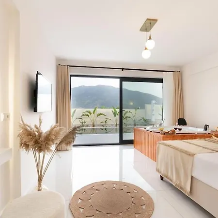 Seashell House - Private, Luxury, Pool, Sauna Villa